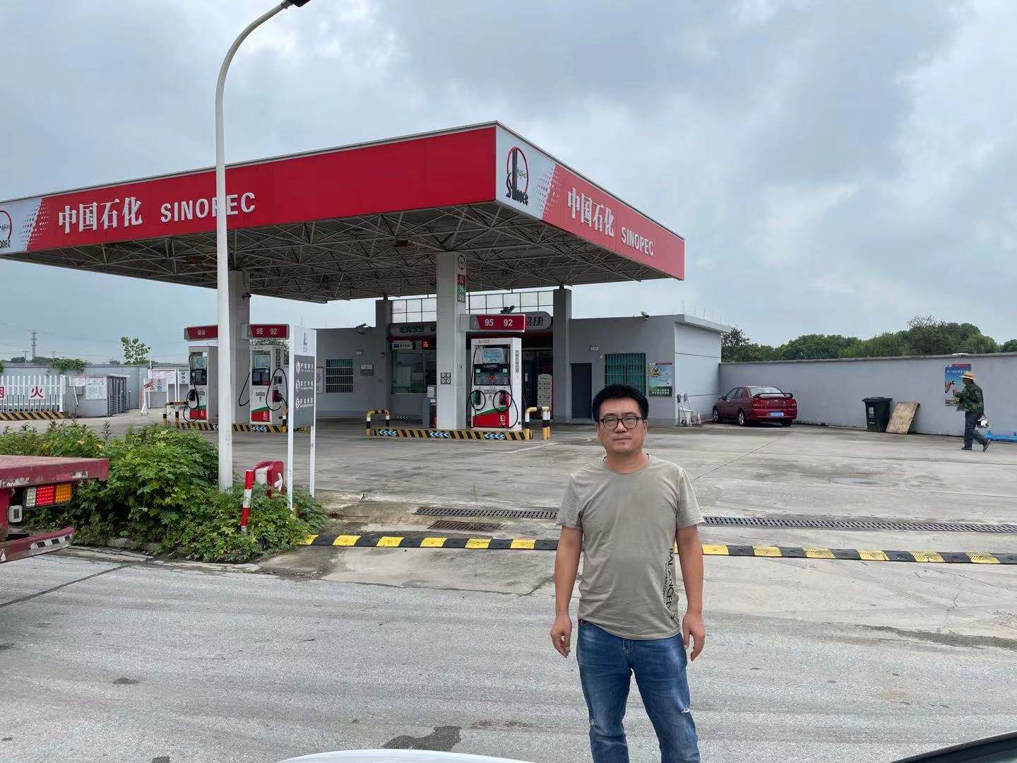 湖州滨湖街道塘甸加油站.jpg
